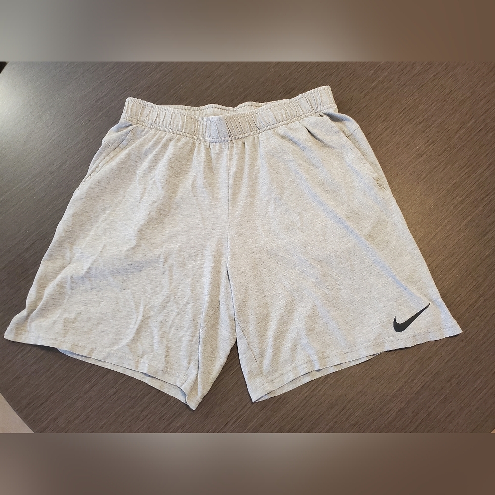 Men's Nike Dri-fit Athletic Large Shorts